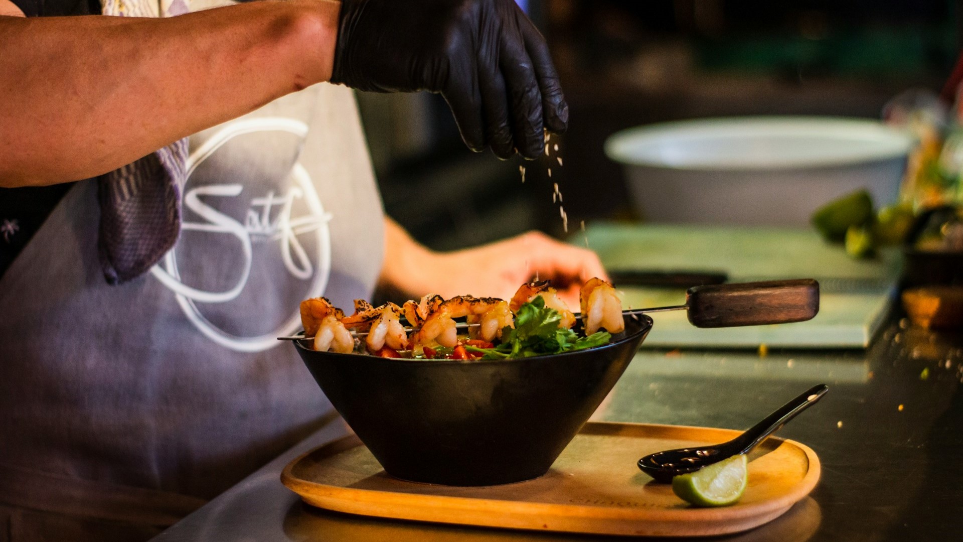 Средние предлагаемые зарплаты в сфере общепита выросли на 20%