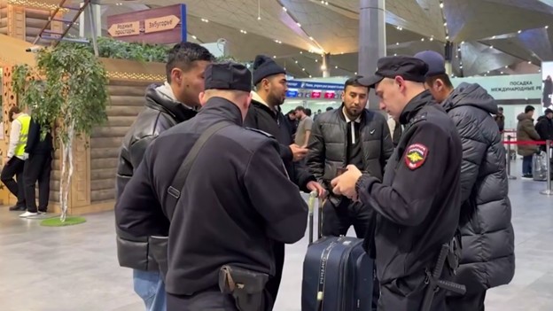 Первые 12 пунктов миграционного контроля заработали в российских аэропортах