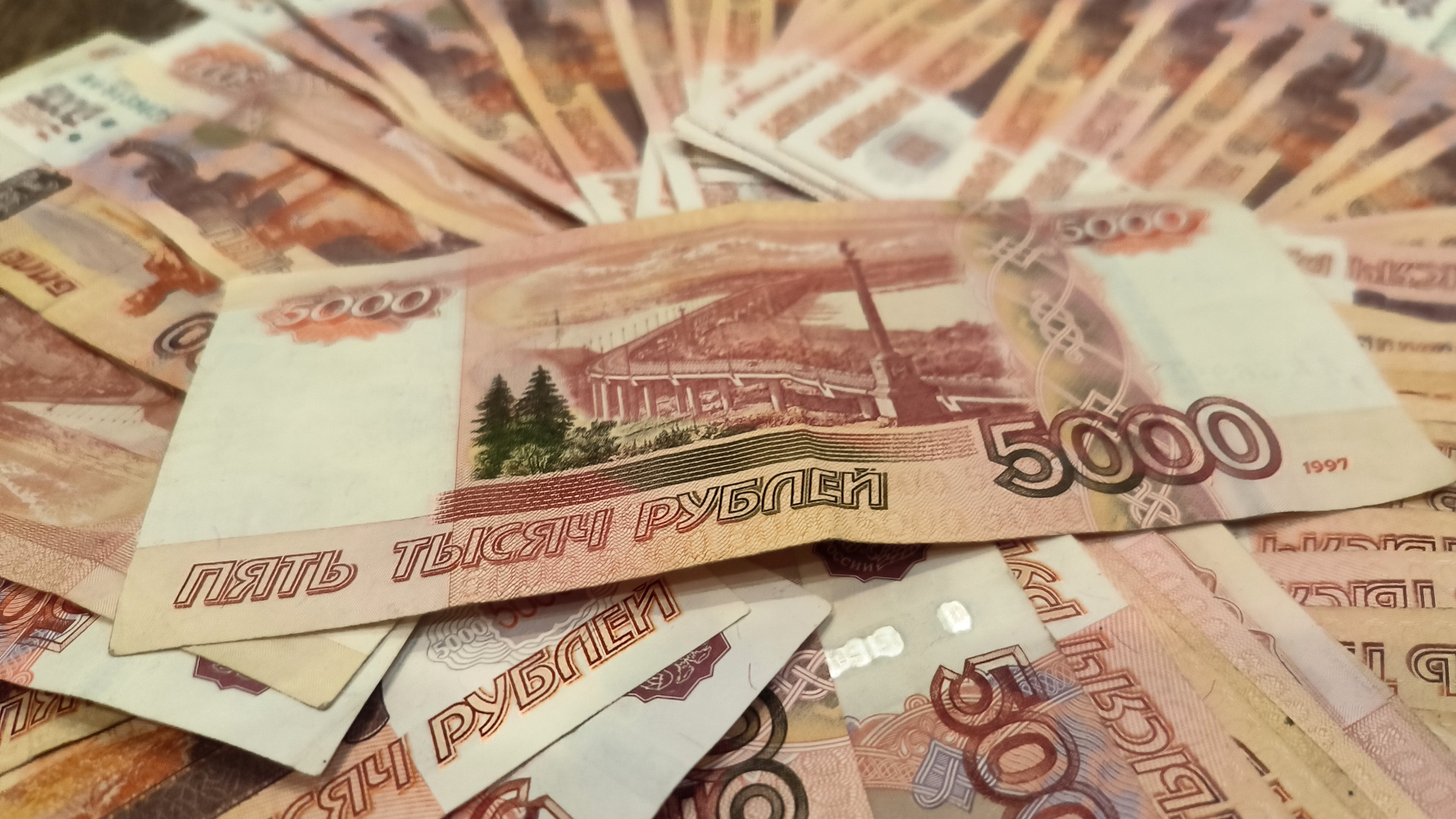 Бизнес потратил рекордные 36% доходов на проценты по кредитам