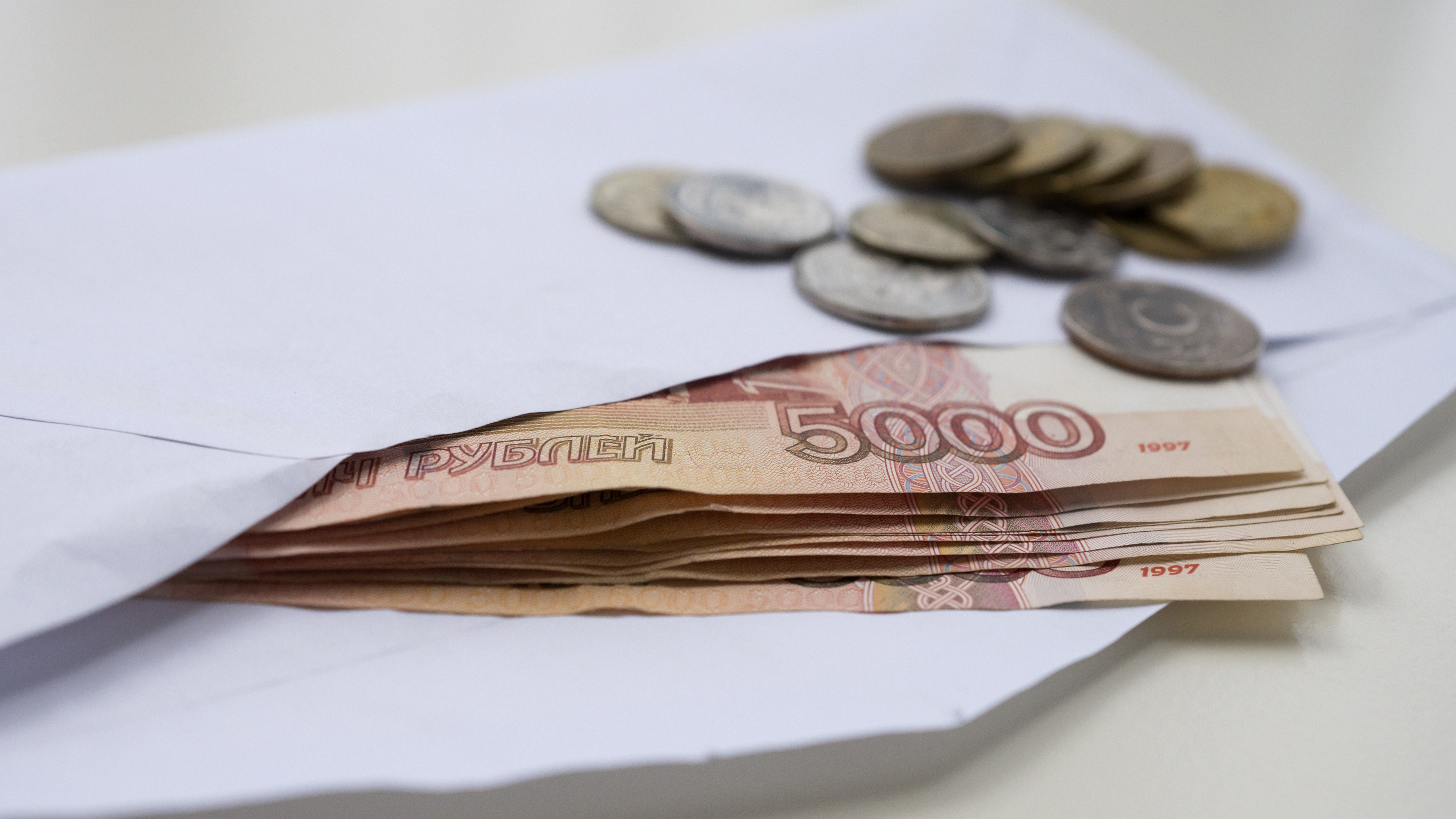 Работодателям в России грозит штраф за невыплату премий