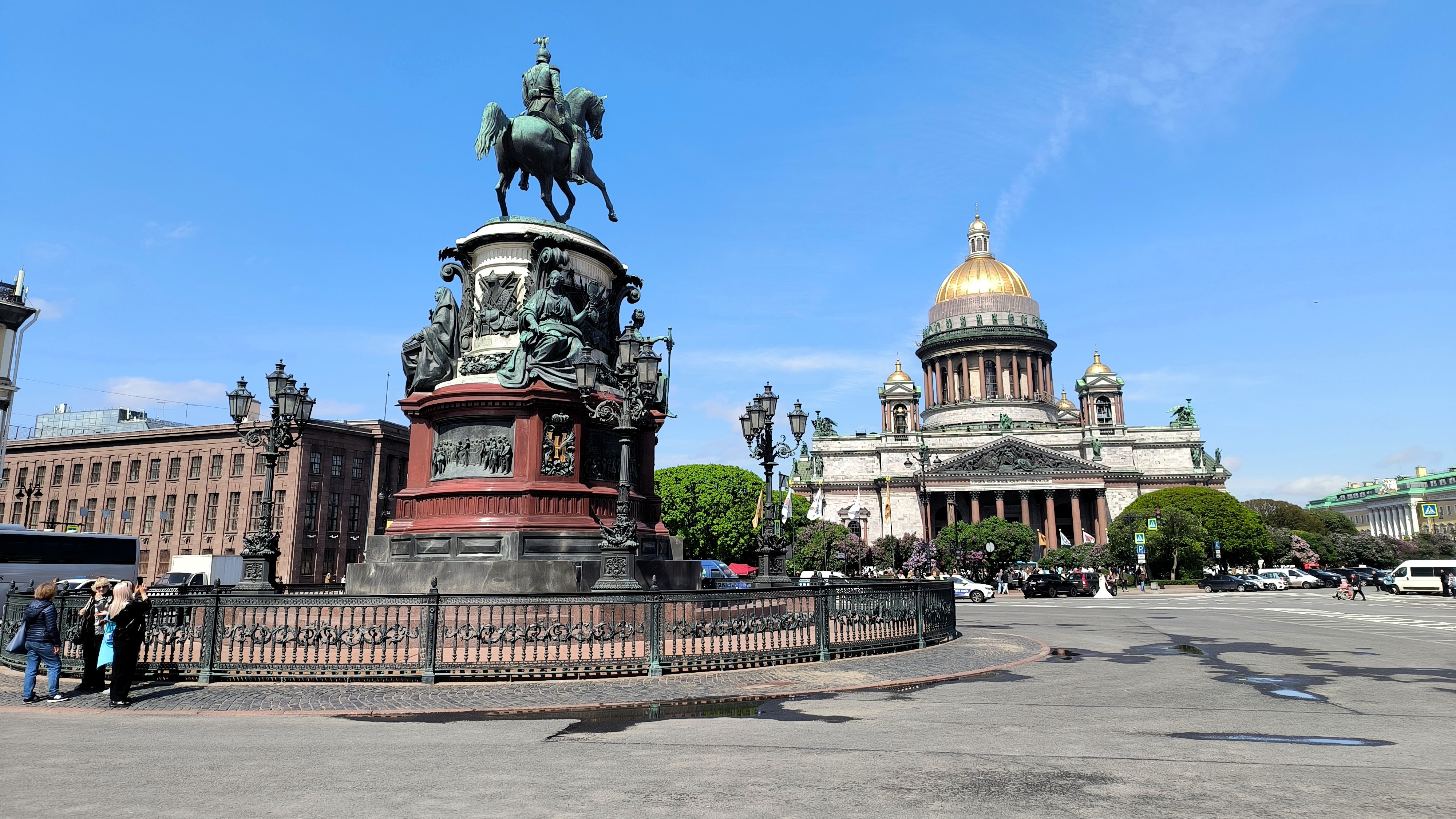 Петербург, Сочи и Москва возглавили топ популярных направлений в бархатный сезон