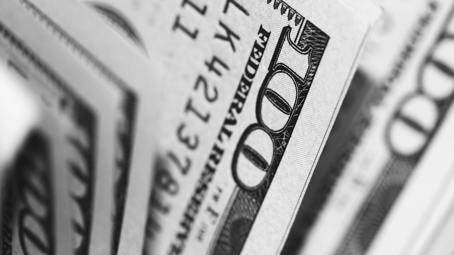 В Пулково пресекли контрабанду иностранной валюты почти на 3 млн рублей