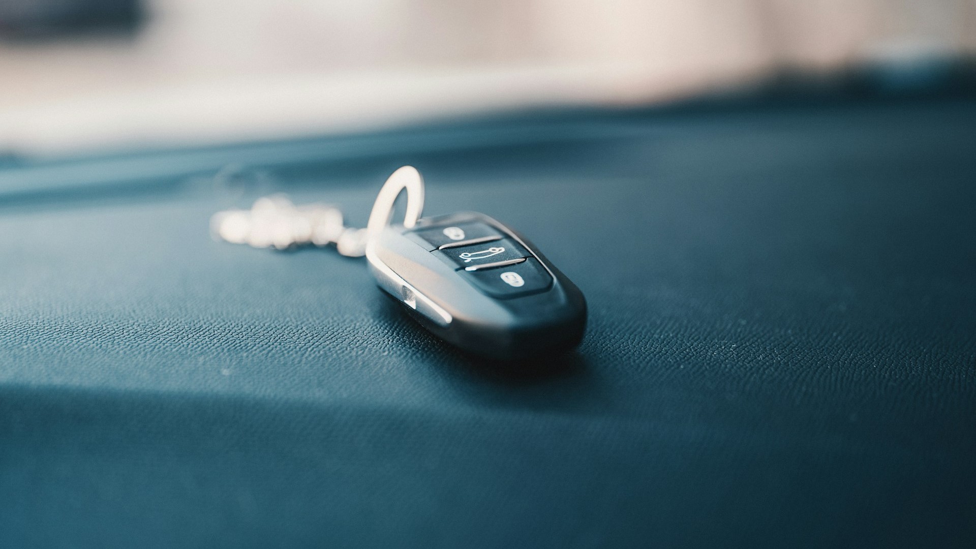Количество выданных автокредитов в РФ в июне выросло на 7,8%