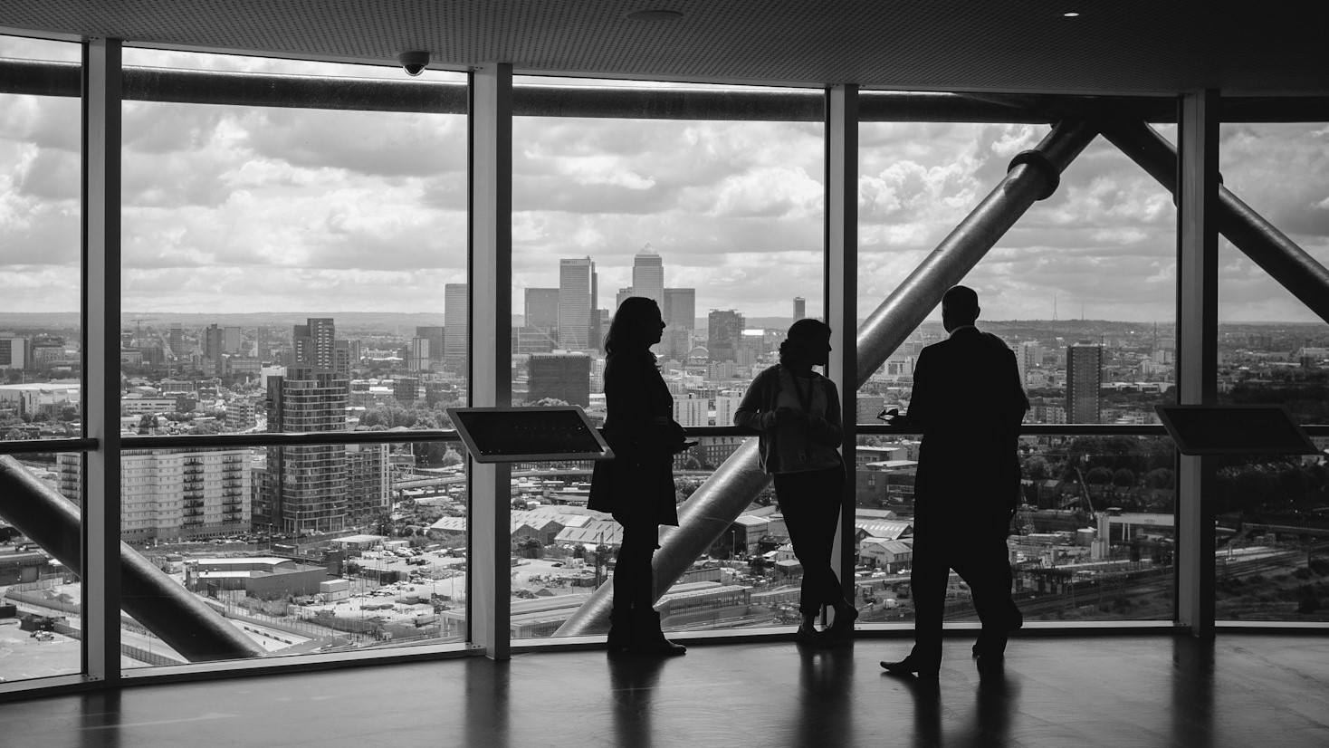 Защита бизнеса при уходе топ-менеджмента: убытки, конфликты, меры безопасности