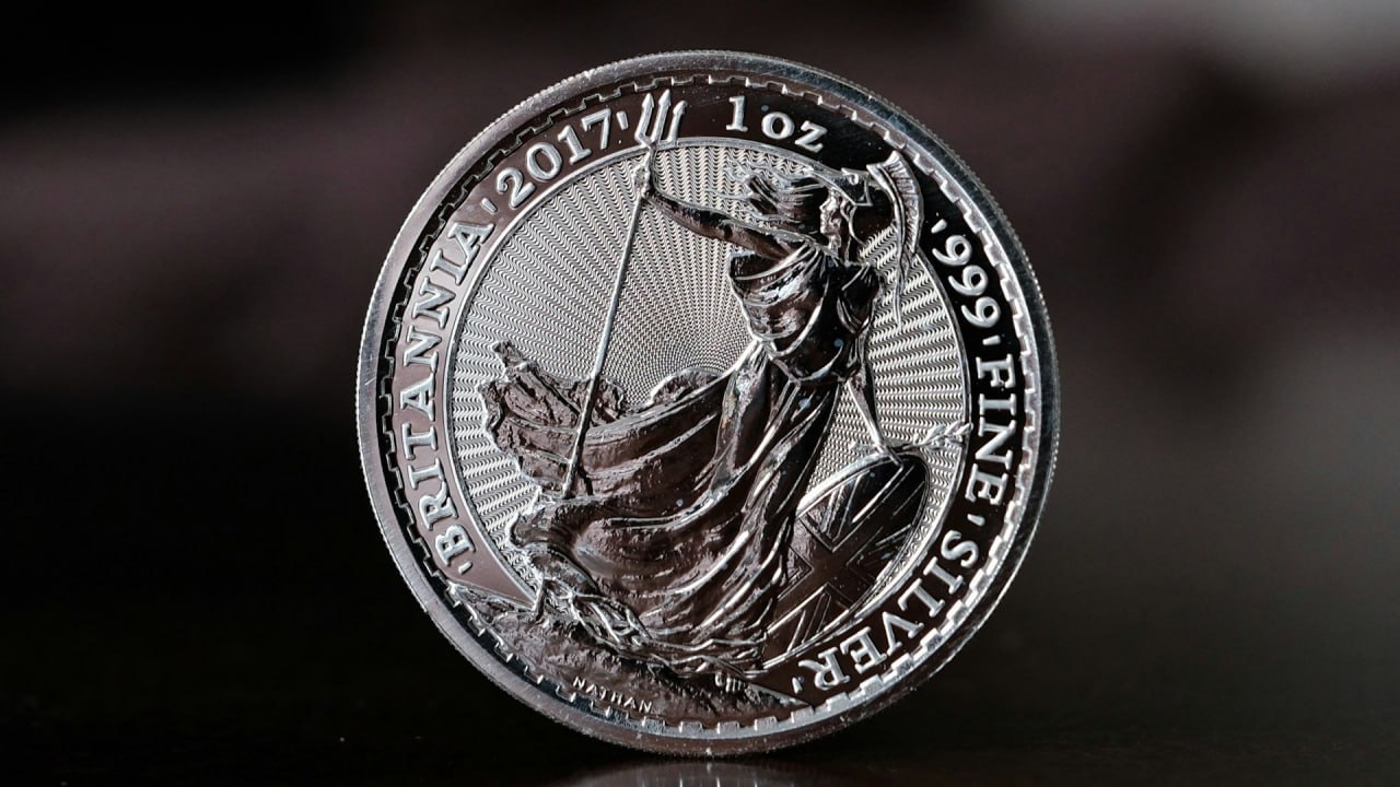 Цена на серебро впервые в истории превысила $55 за тройскую унцию