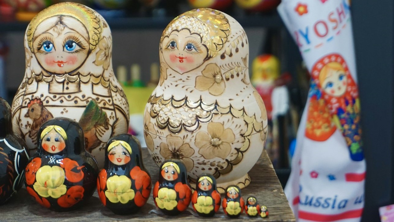 Петербургские ремесленники получат новую площадку для продажи сувениров