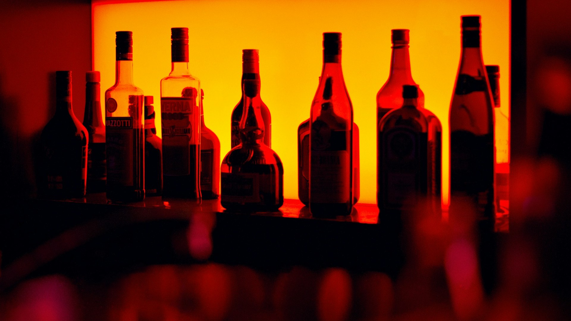 Петербургским муниципалам могут запретить определять места для торговли спиртным