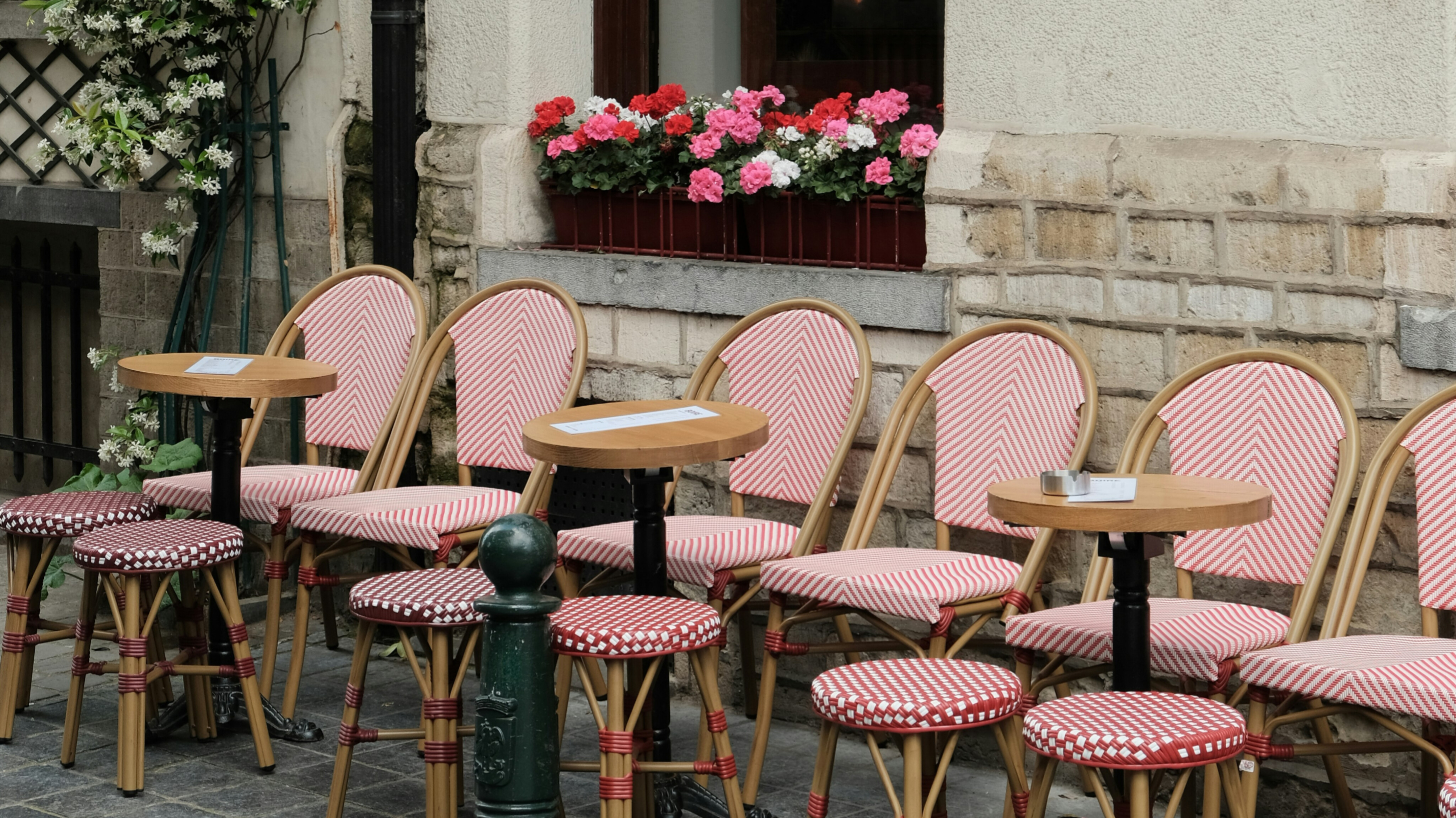 В Смольном утвердили упрощенный порядок размещения веранд в 2026 году