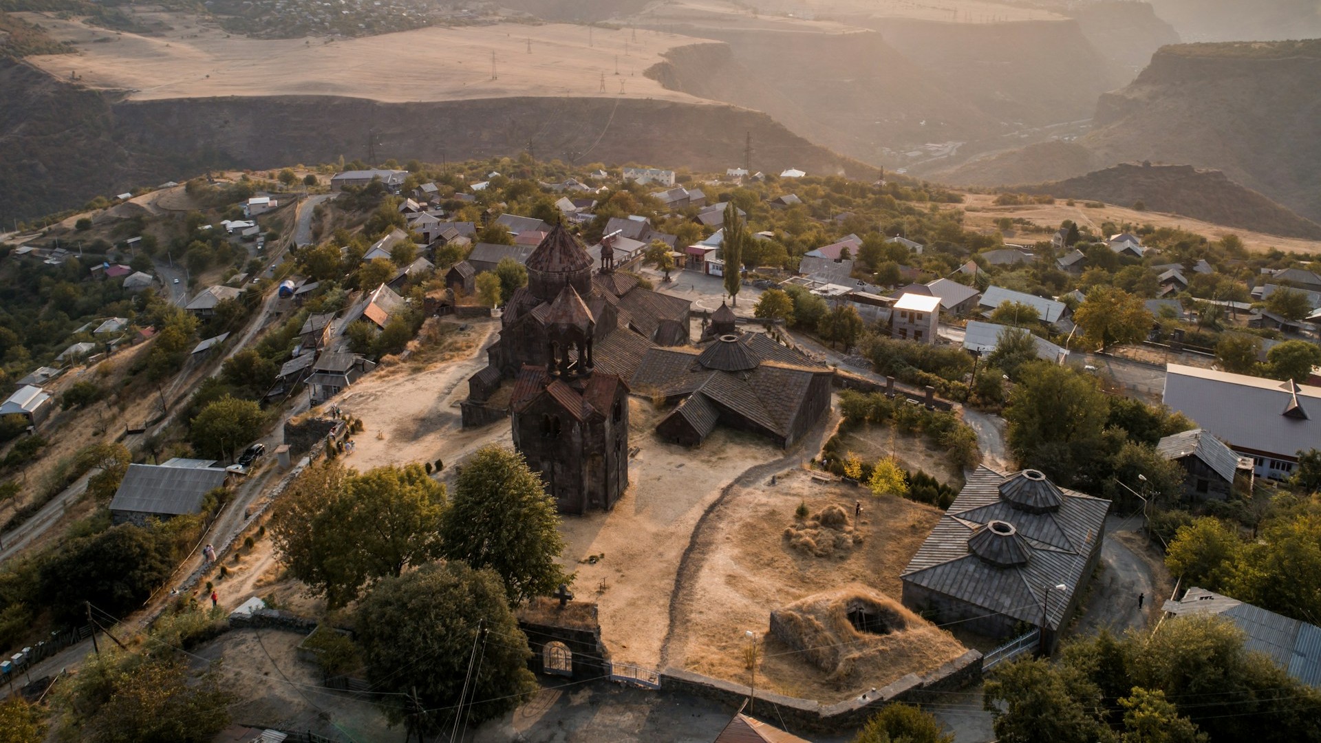 Оплата недвижимости за границей: есть ли универсальный вариант