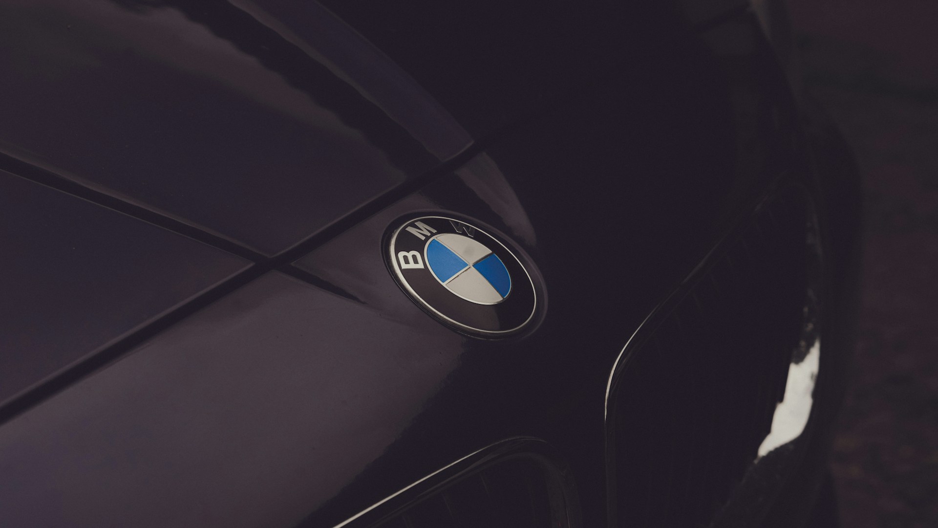 Продажи премиальных автомобилей в России выросли почти на 20%