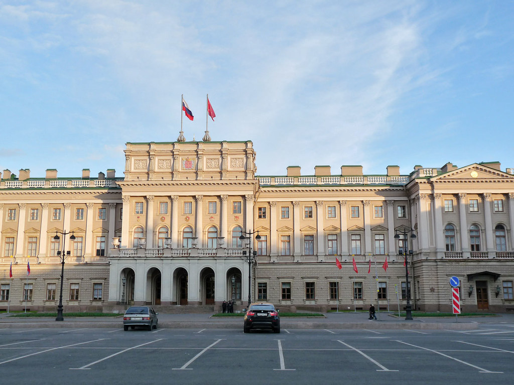Парламентарии Петербурга пригласили бизнес к диалогу о мерах поддержки