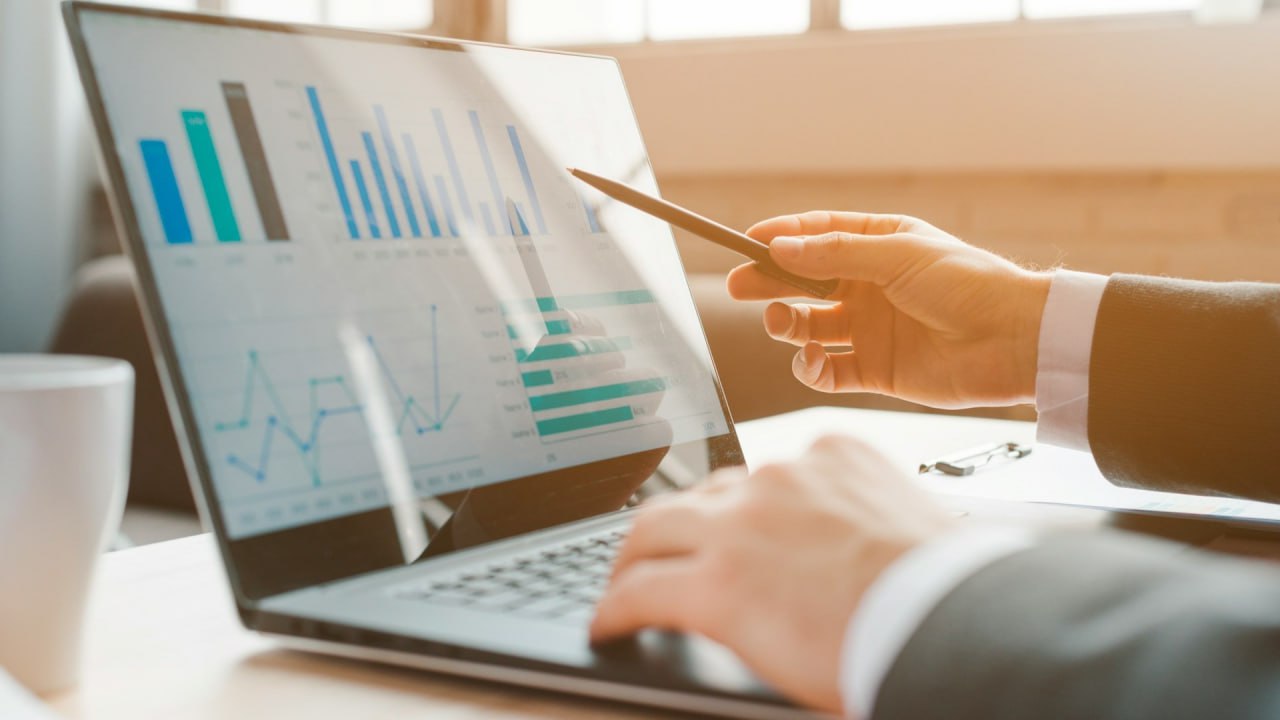 Соискатели в Петербурге разместили на 70% больше резюме с упоминанием ИИ-навыков