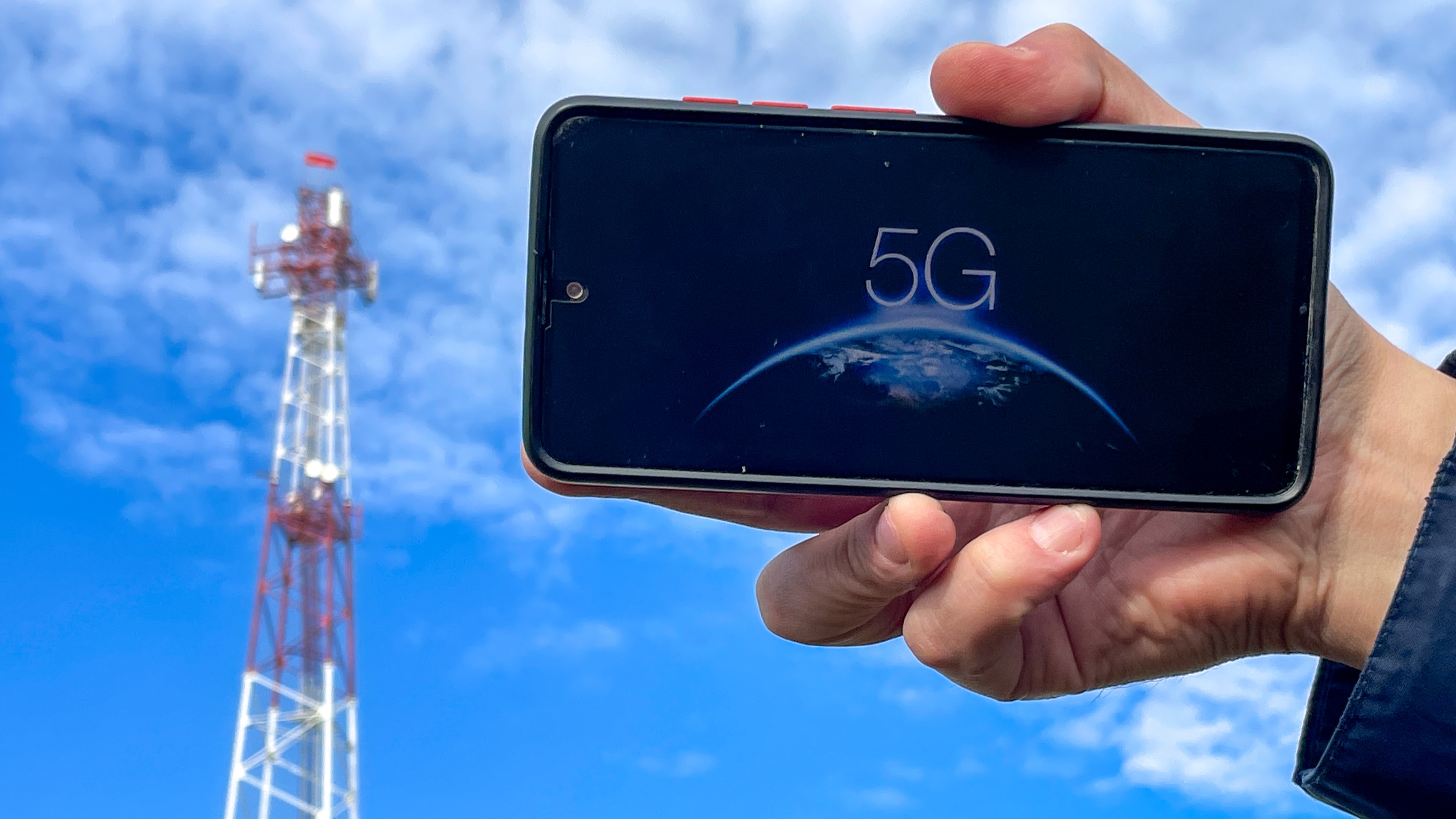 Стандарт связи 5G должен заработать в РФ не позднее 31 декабря 2027 года
