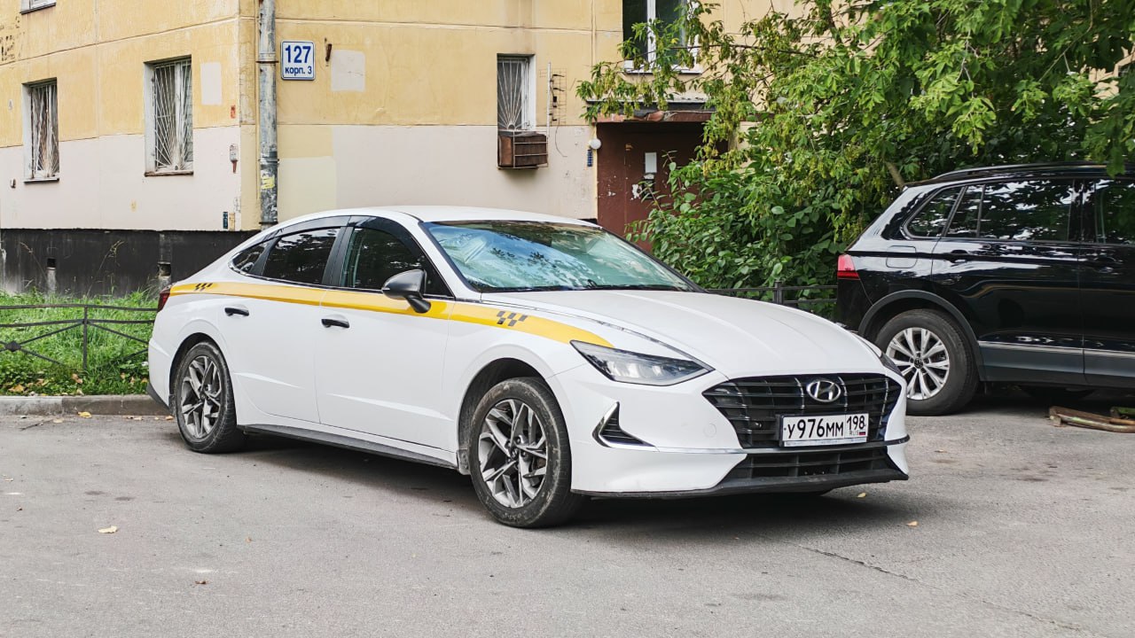 Штрафы до 100 тыс. рублей могут ввести для нелегальных таксистов в РФ