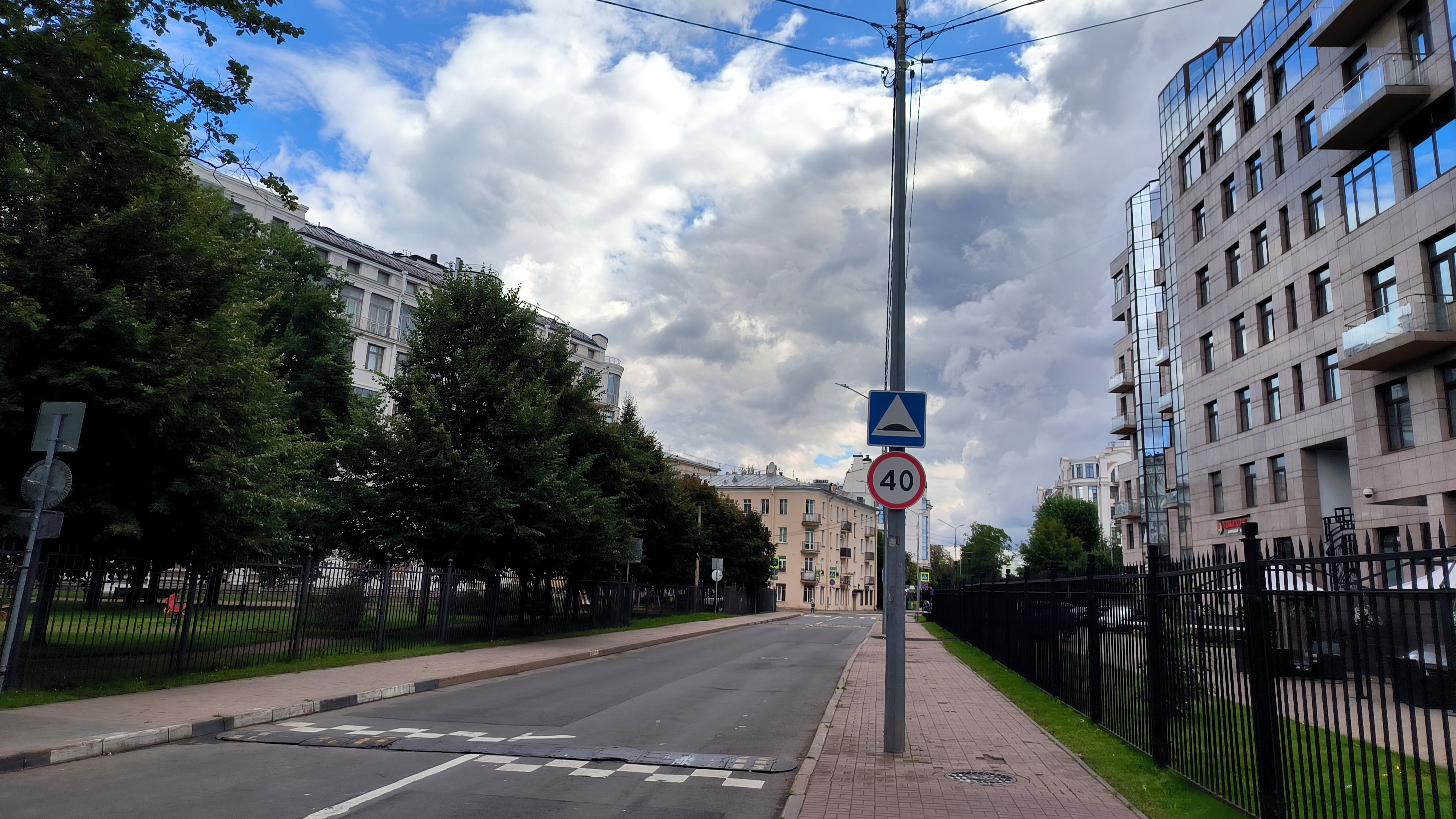 Объем предложения на рынке элитного жилья в Петербурге сократился в III квартале