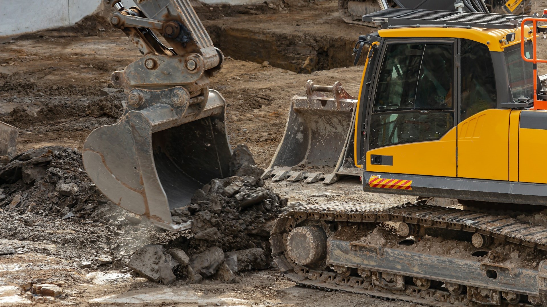 Самые высокие зарплатные предложения на вахте в 2025 году были у прессовщиков