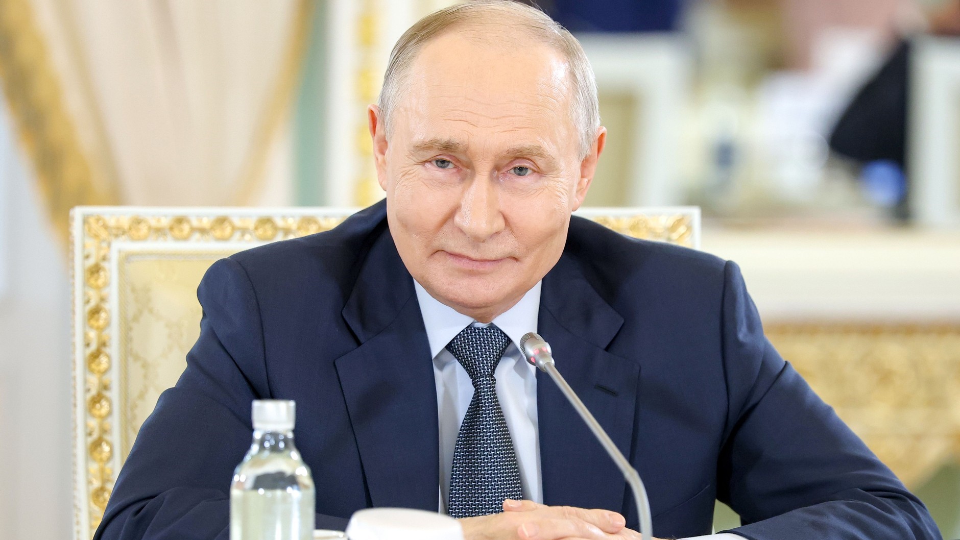 Владимир Путин направил приветствие участникам ПМЮФ-2026