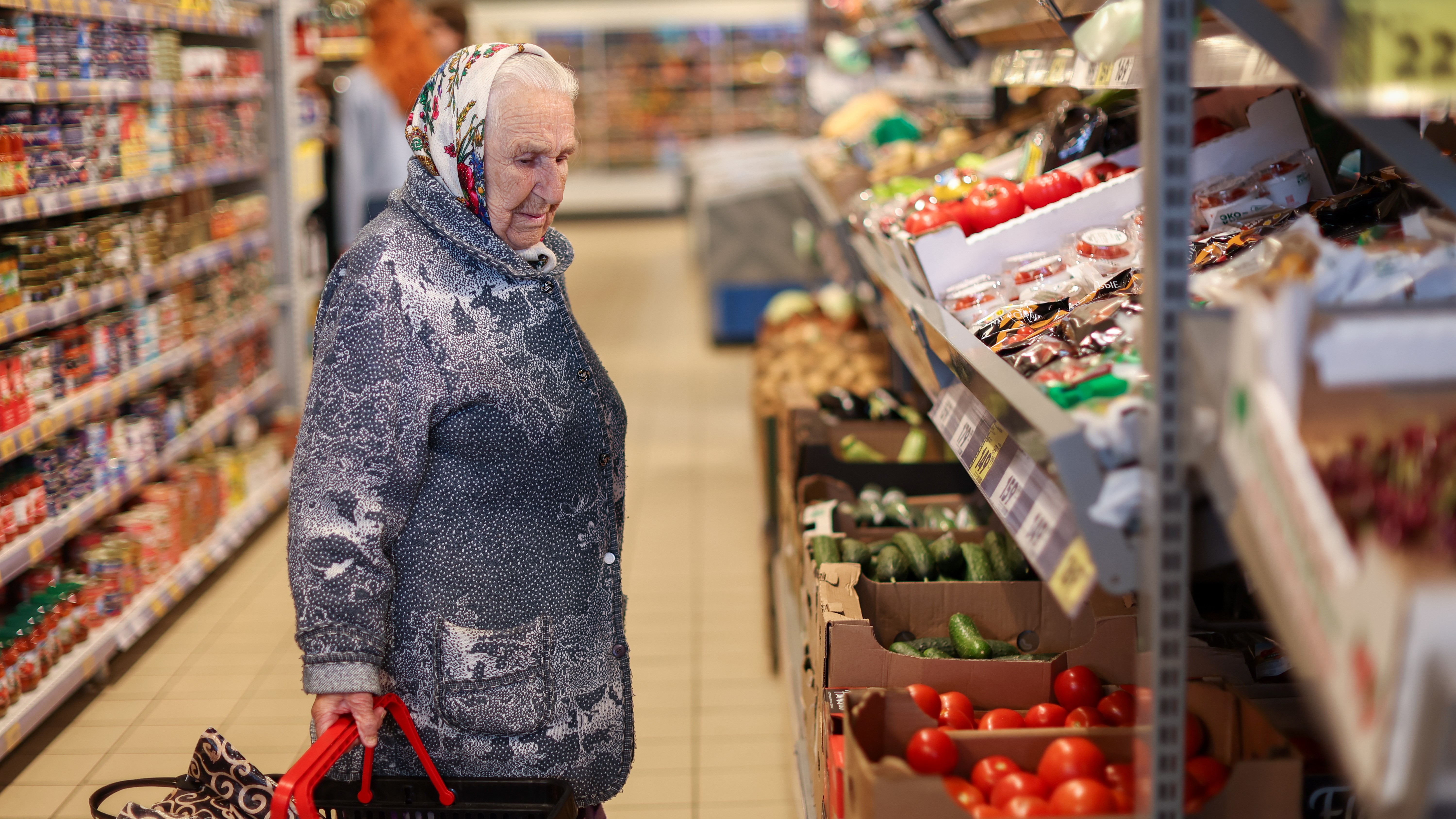 Цены на продукты в Петербурге в августе снизились почти на 1%