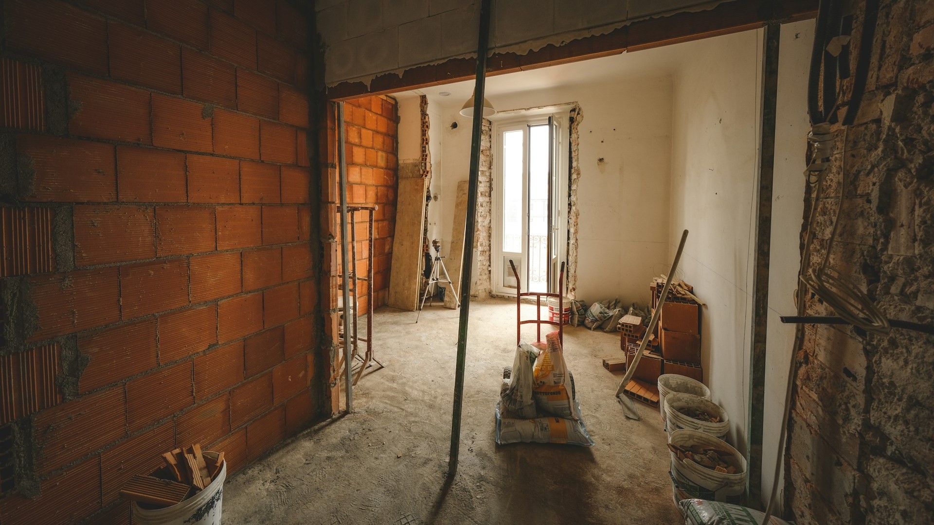 В Петербурге предложили резко повысить штрафы за самовольную перепланировку