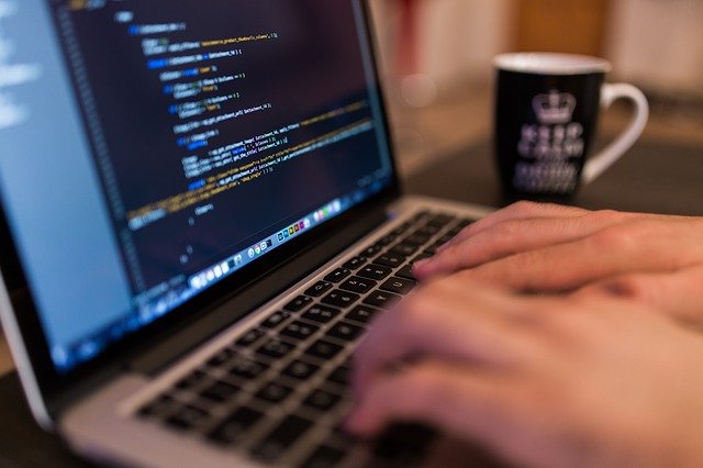 Как обеспечить безопасность информационных систем компании при передаче их обслуживания на аутсорс