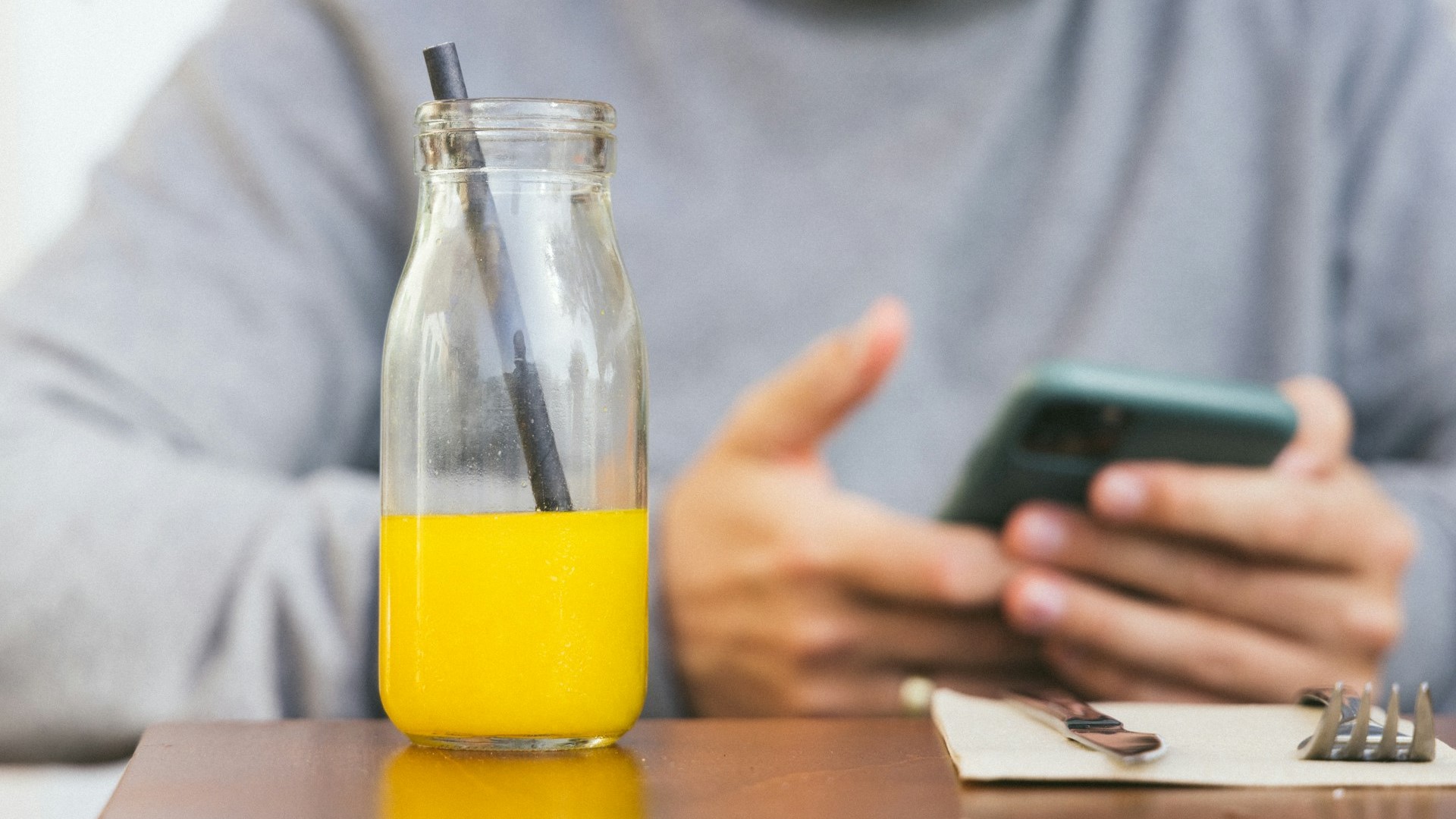 Почти треть россиян ищут работу в обеденное время