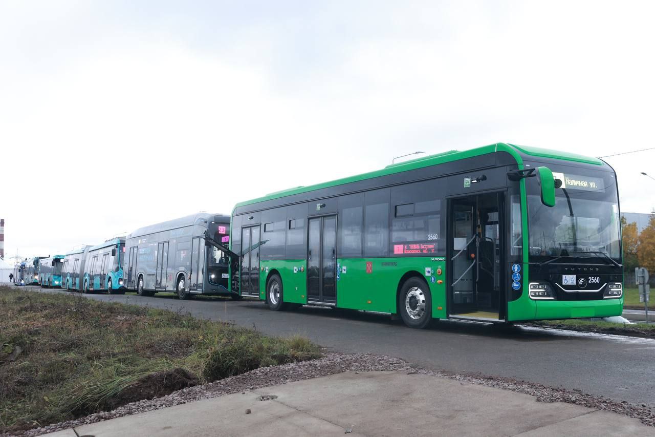 В Петербурге построят более 10 парков для наземного общественного транспорта