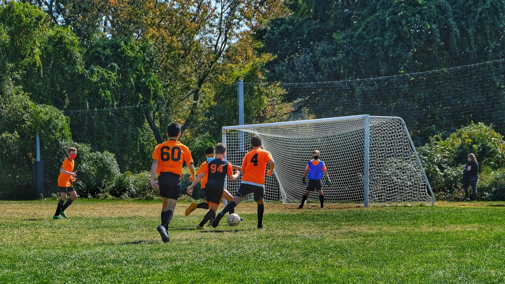 Почти половина опрошенных родителей в Петербурге берут кредиты на секции для детей