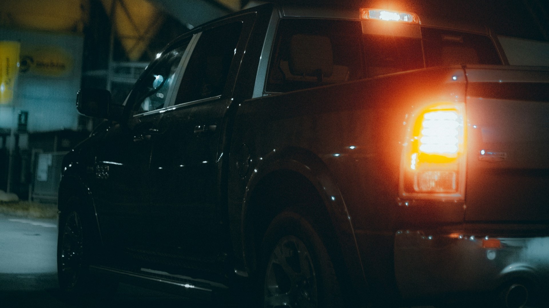 Продажи новых пикапов в ноябре сократились почти на четверть