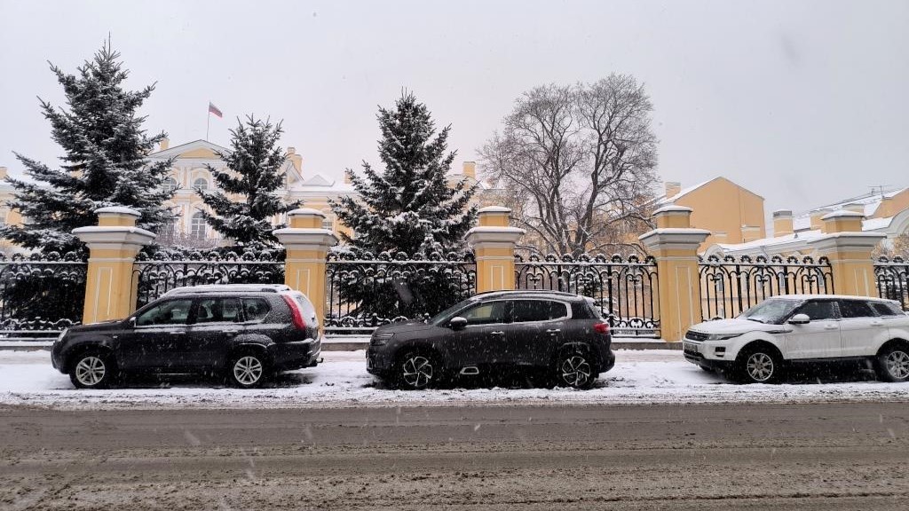 Кирилл Поляков: петербуржцы просят вновь увеличить стоимость парковки в центре