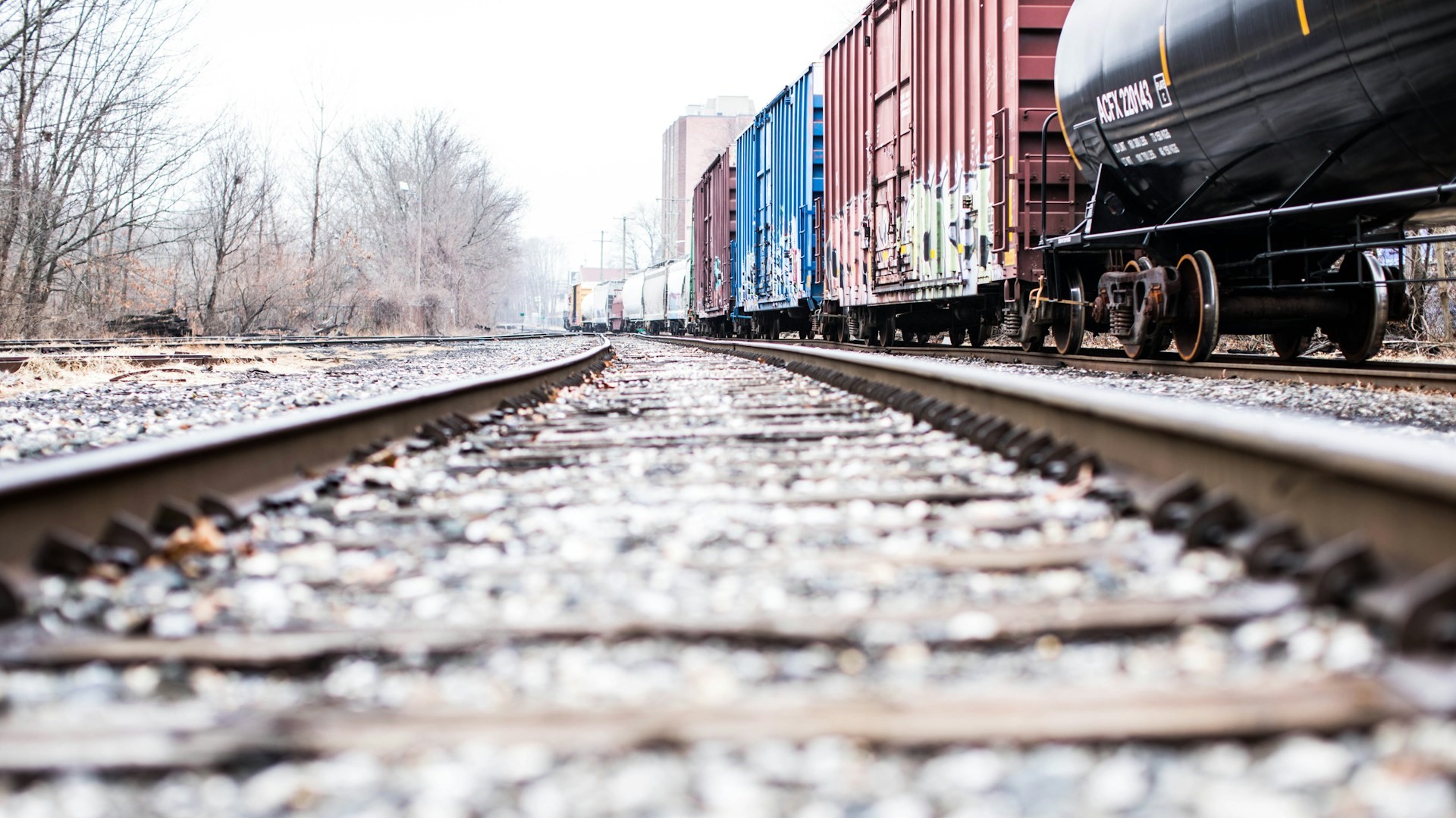 Грузоперевозки по ОЖД в Петербурге упали в январе почти на 6%