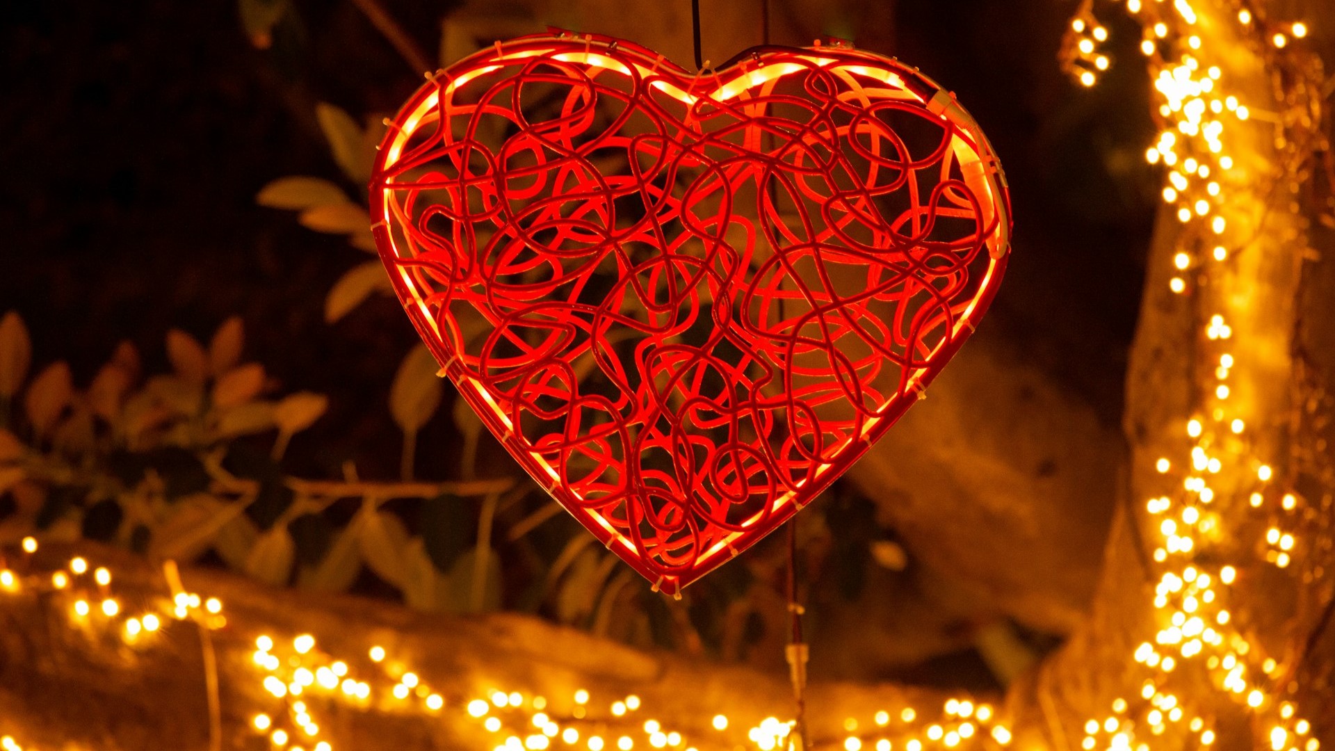 Россияне потратят на подарок к 14 февраля в среднем 8 тысяч рублей