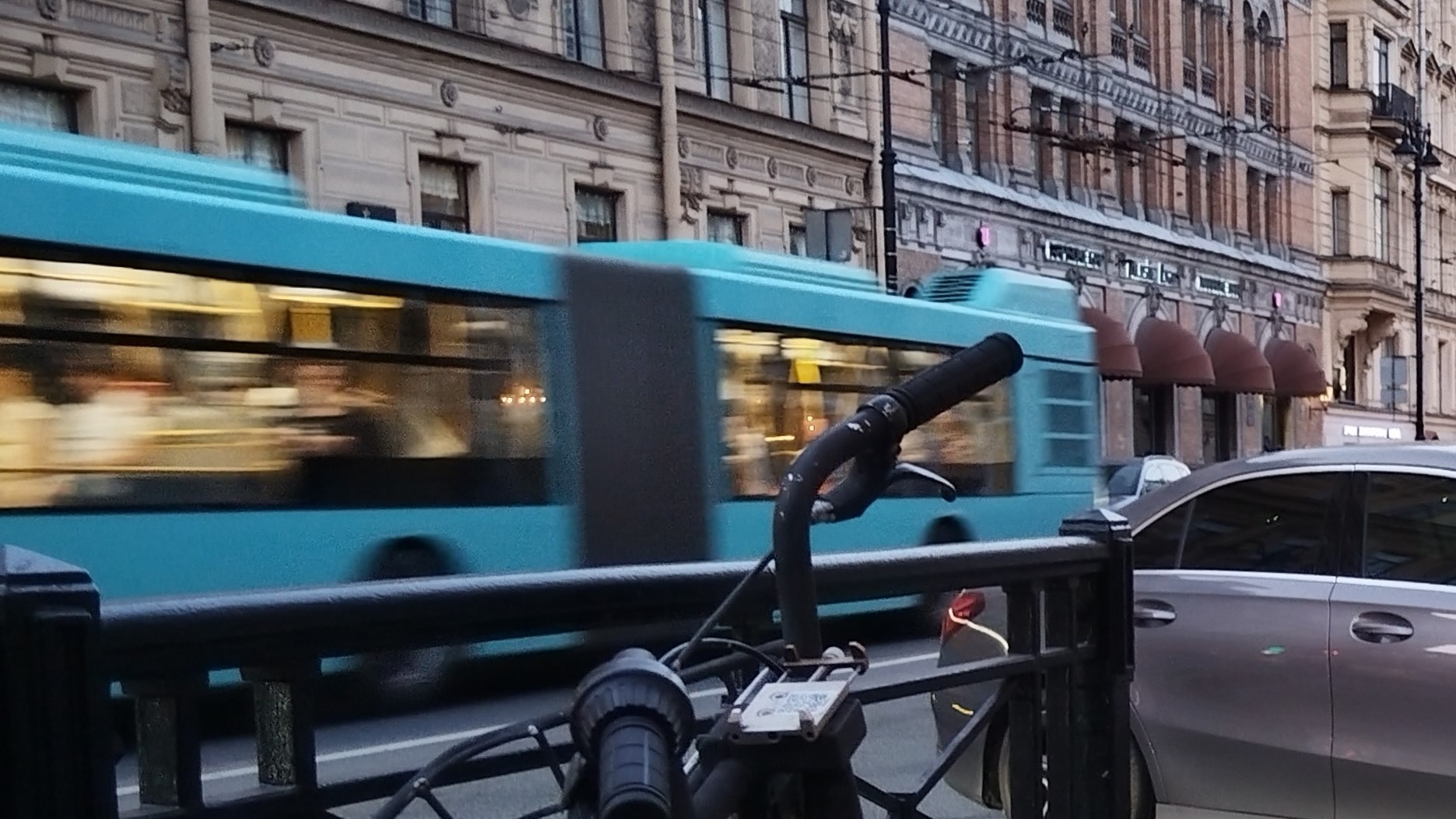 В Петербурге за бизнесом будут следить с помощью видеокамер на автобусах