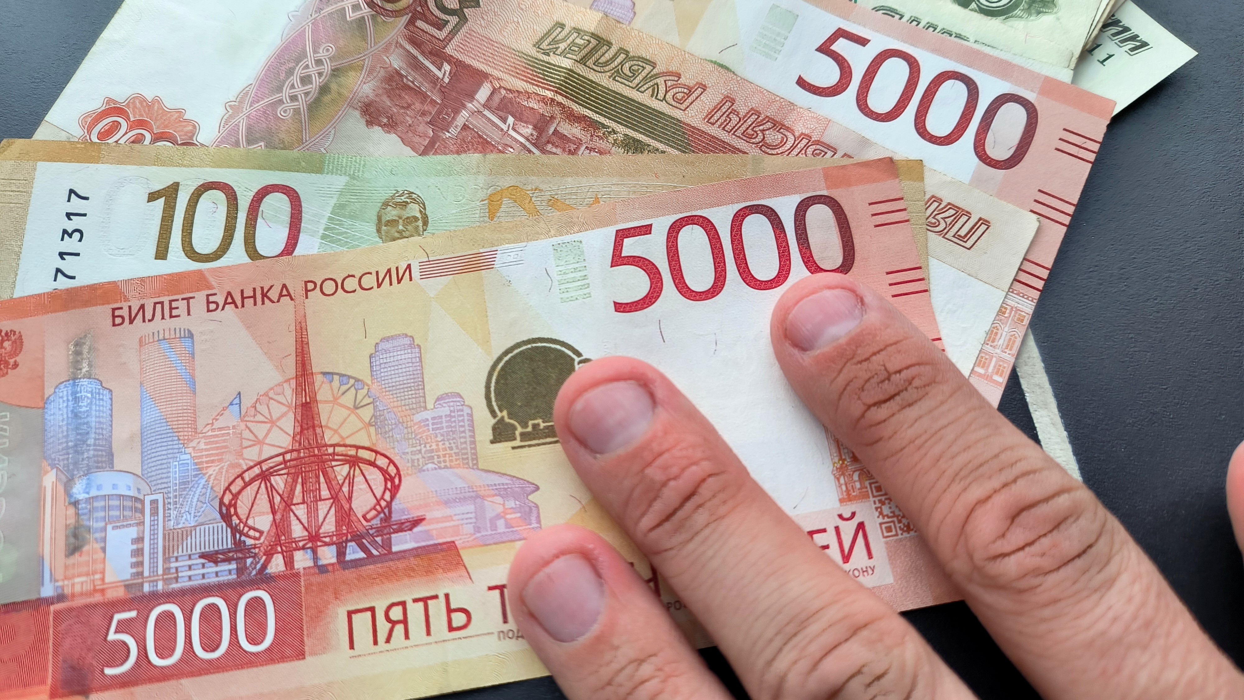 Петербуржцы стали чаще брать потребительские кредиты в рублях  