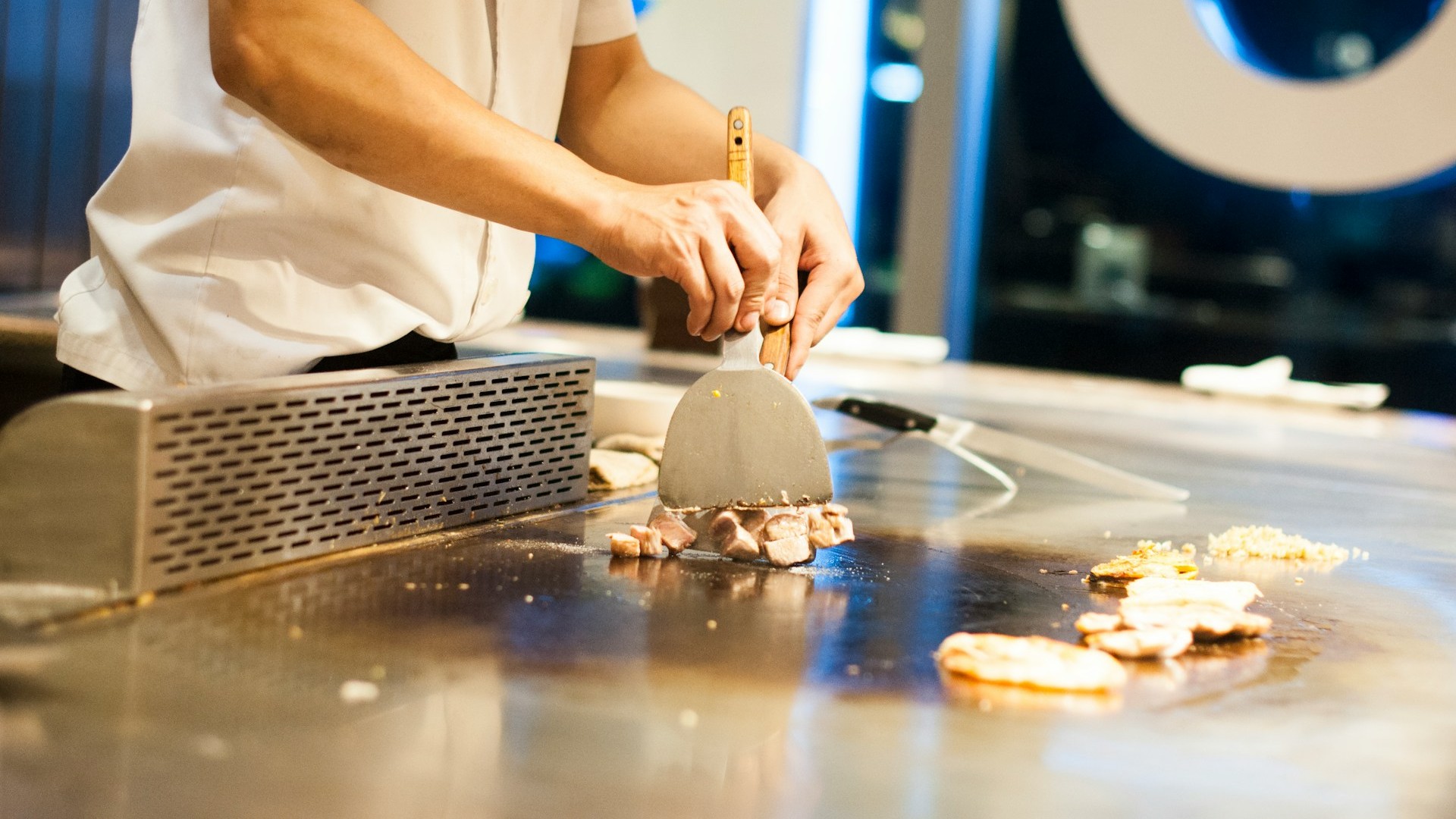 Спрос на подработку в сфере пищевой промышленности в Петербурге вырос на 96%