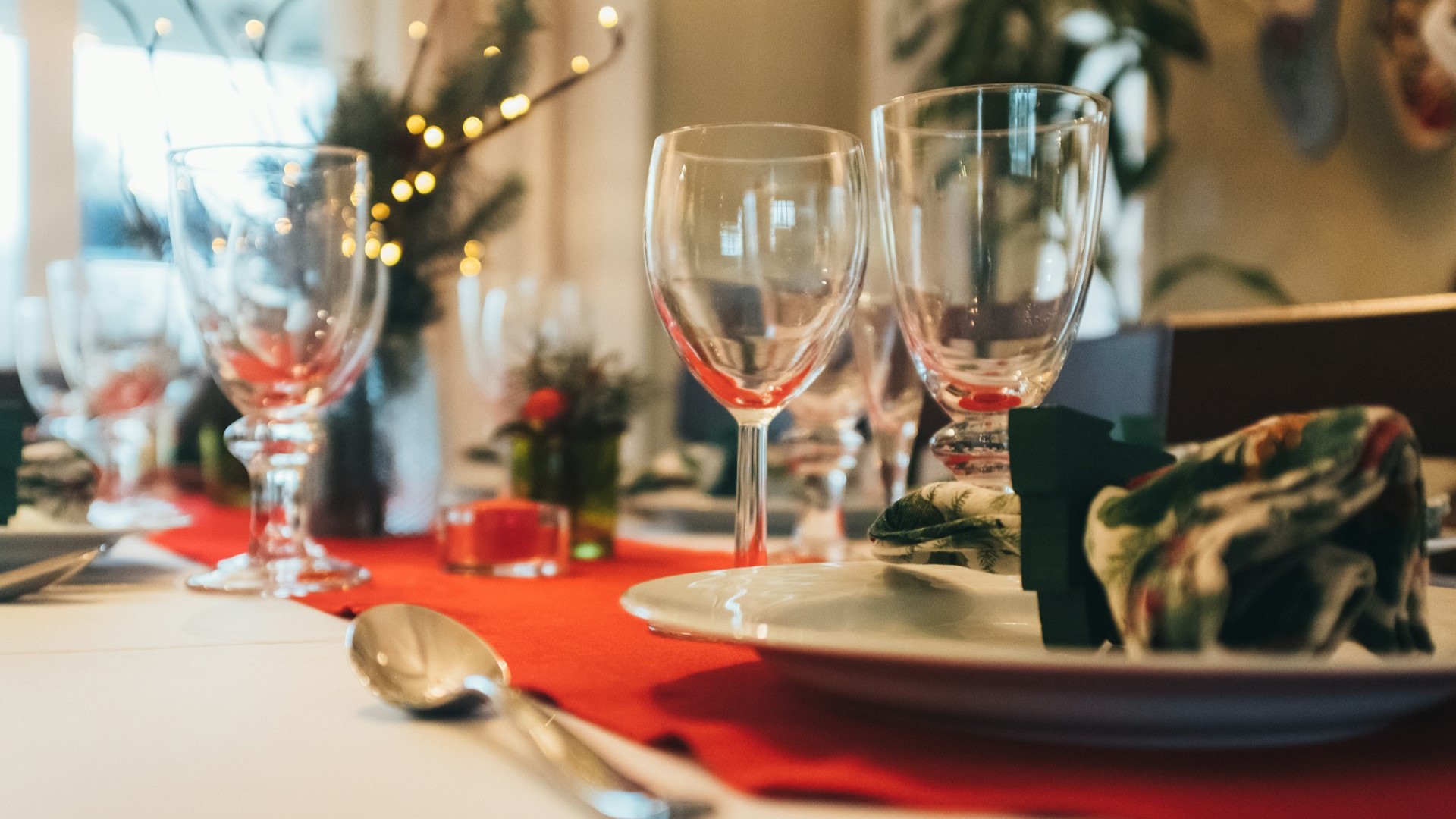 Новогодние корпоративы пройдут в 6 из 10 компаний